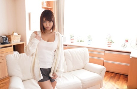 10Musume 011811_01 Rin Yazawa A Beautiful Girl With A Thin Bun And Love Sex With Love Ho