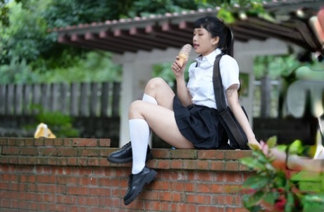 GVG-980 A Lascivious Wife Provoking With No Bra No Bread Has Moved To The Next! Nanase Mona