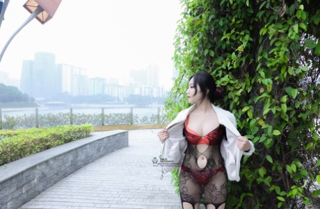 JUFE-345 Reina Momozono, A Female College Student With Huge Breasts Who Gets Wet And Sees Through Every Time A Guerrilla Rainstorm