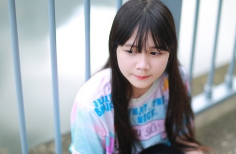 H0930 ki190716 While first sexual experience is 18 years old and late